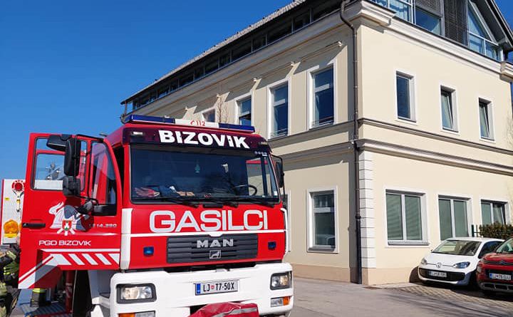 Obisk gasilcev v vrtcu Otona Župančiča in vaja evakuacije na OŠ Božidarja Jakca 10.3.2022